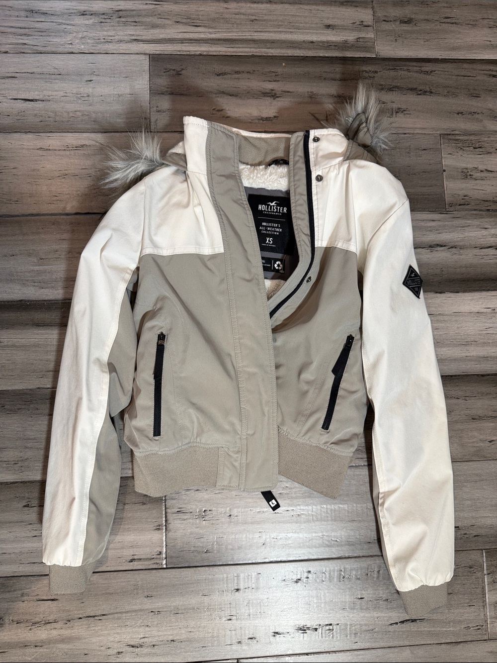Hollister White and Grey Jacket - Picture 11 of 12